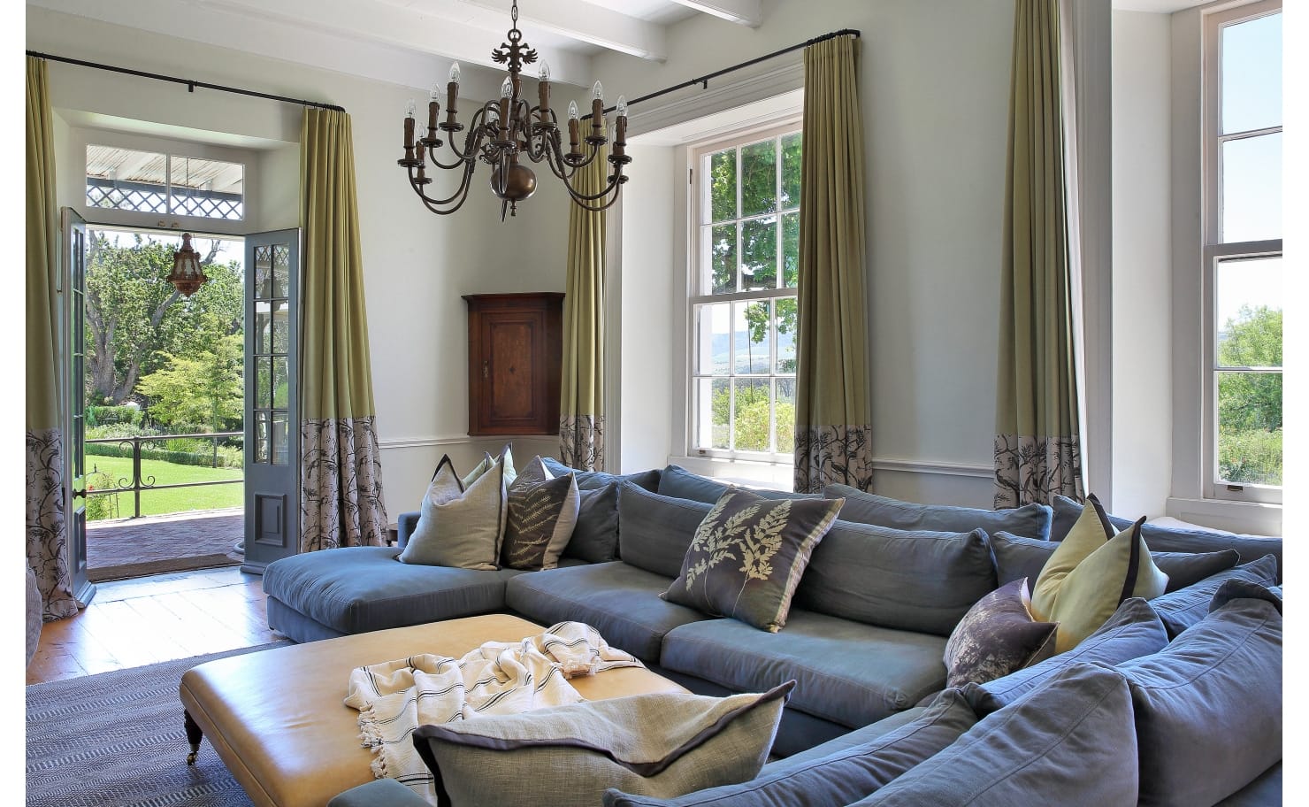 Perfect-hideaways-Stellenbosch-Cape-Town-Manor-House-De-Zalze-007