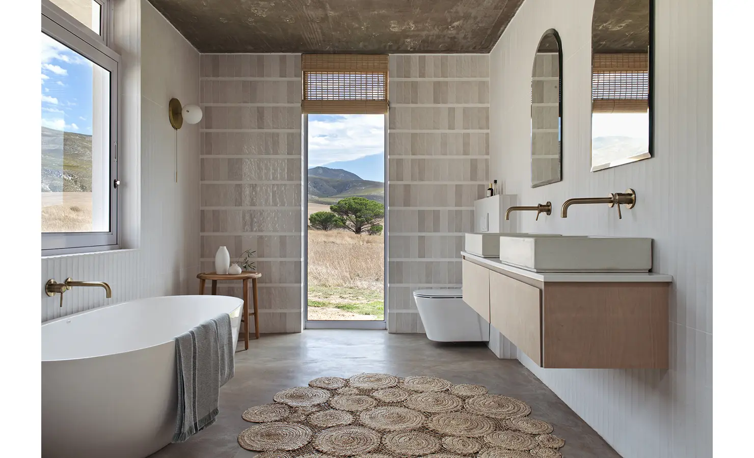 Perfect Hideaways: Contemporary bathroom with freestanding tub, double vanity, and picture-perfect countryside views, Thuúla Haven, Hemel-en-Aarde.