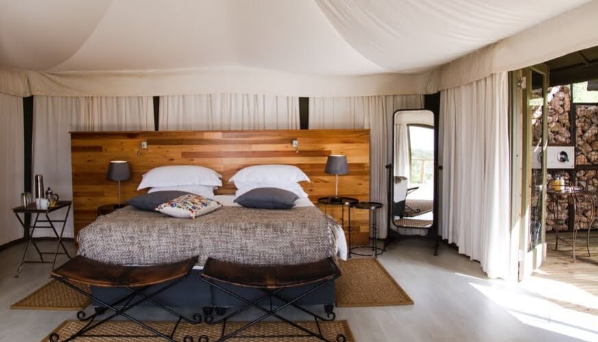 Perfect-Hideaways-Hilltop-Lodge-Simbavati-bedroom-6-3.jpg