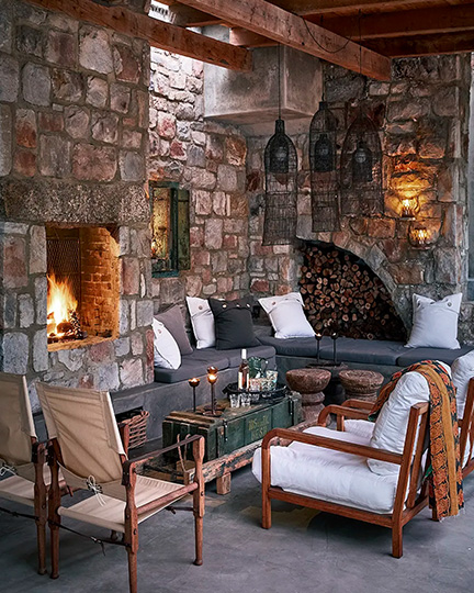 Stone House, Hermanus, has both indoor and outdoor dining areas, including a protected inner stone courtyard that’s a delightful sun trap during the day and wonderfully sheltered from sea breezes in the evenings.