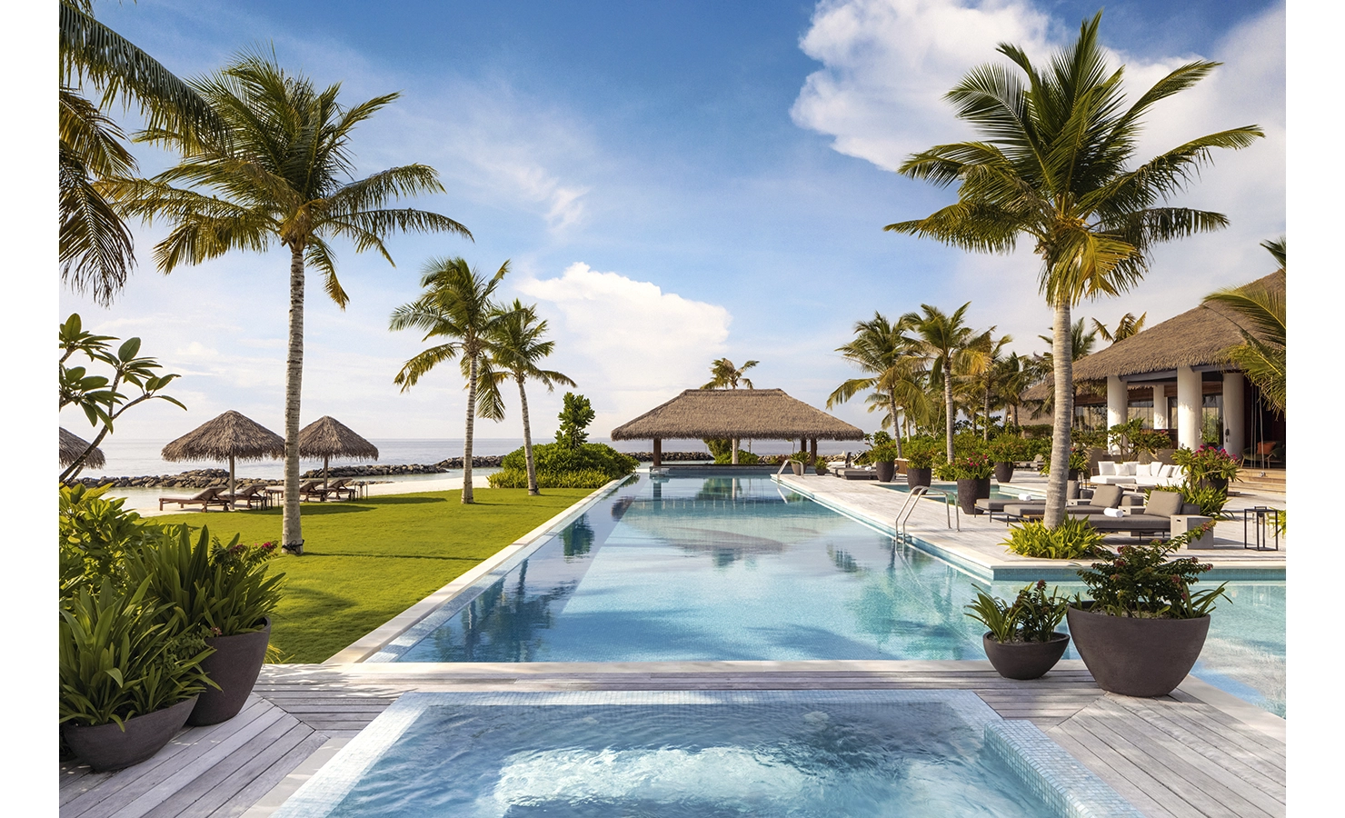 Perfect Hideaways, Itaafushi Maldives, Luxury accommodation swimming pool