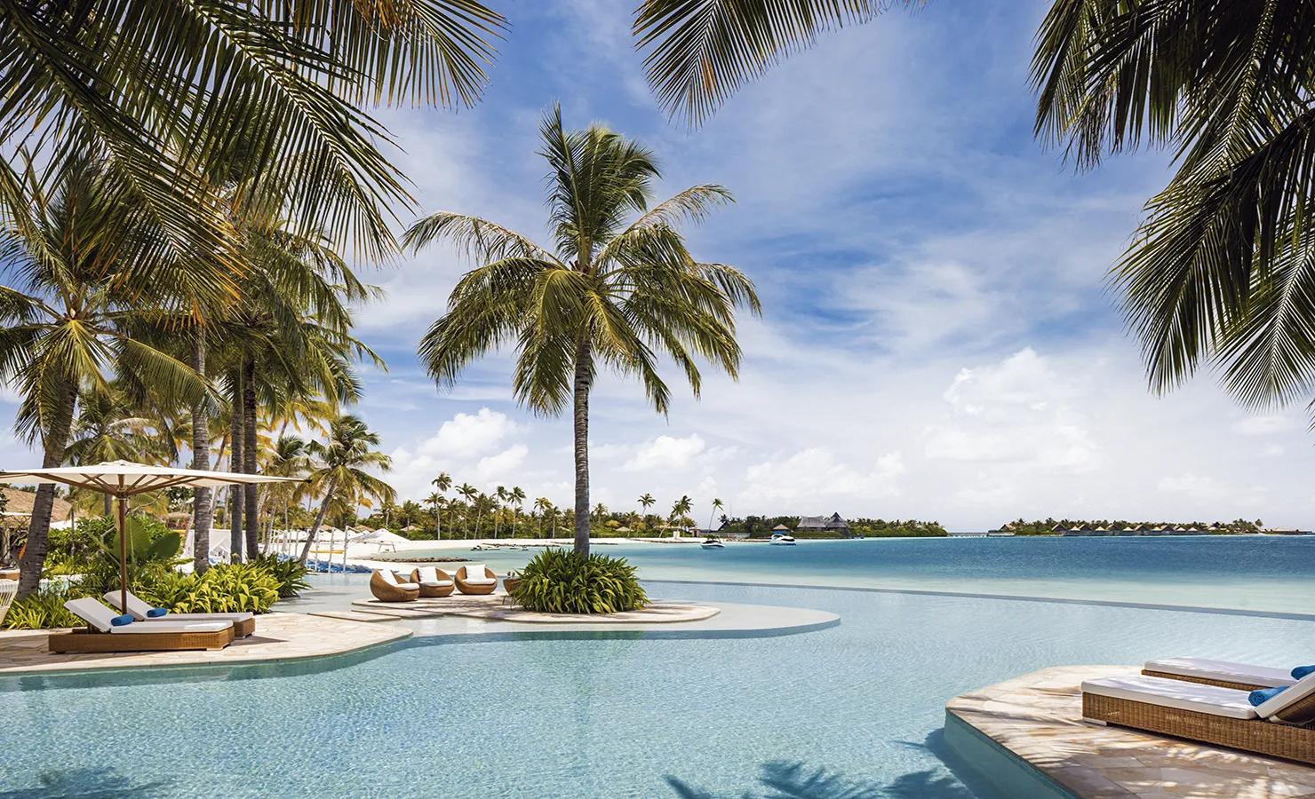 Perfect Hideaways, Waldorf Maldives, Luxury accommodation, beach, palmtrees and ocean