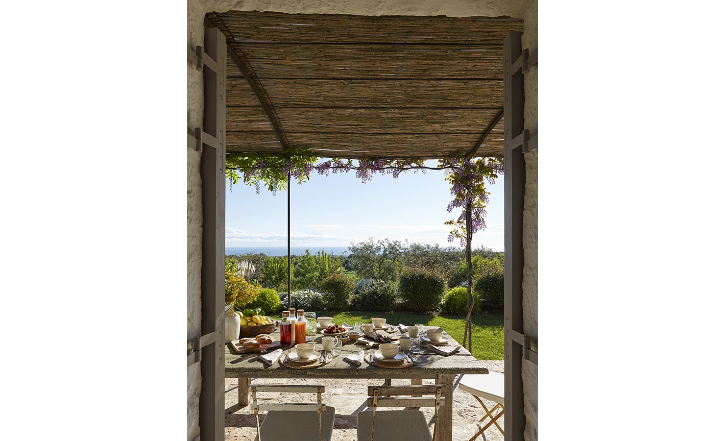 Perfect Hideaways, Masseria Petrarolo, view of dining table on patio