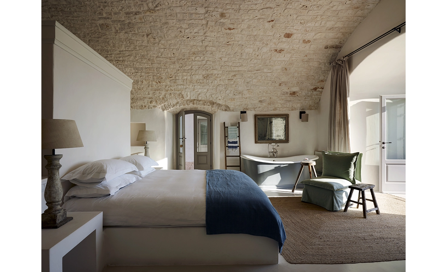 Perfect Hideaways, Masseria Petrarolo, bedroom from another angle