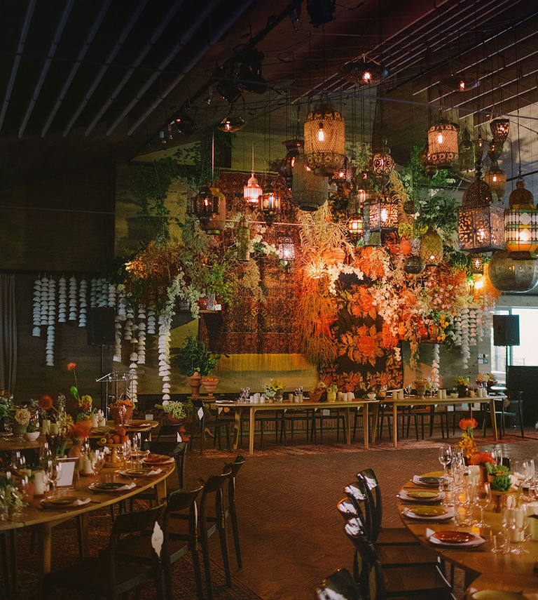 Autumnal colours, Moroccan lanterns and sublime flowers by Okasie at Johannesdal, Luke Krone Events. (Photography by Charlene Schreuder)